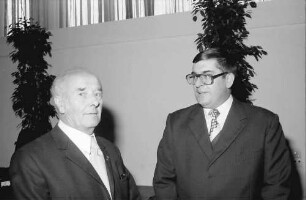 Freiburg: Novotel; Klaus und neuer Weinbaupräsident Peter Schüttler