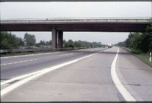 Einfahrt Ost zu Hauptfahrbahn Ost (Heidelberg Richtung Frankfurt): Brücke von Süden
