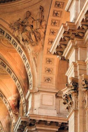 Frankreich. Alsace. Bas Rhin. Guebwiller. Eglise Notre Dame innen