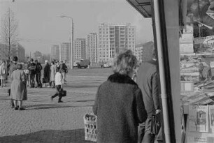 Dresden. Blick über den Postplatz nach Westen auf die Wohnbebauung Freiberger Straße