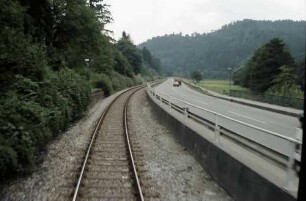 Gernsbach: Strecke neben Straße bis Gernsbach