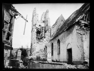 Frankreich (?), Zerschossene Kirche