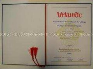 Urkunde zur Medaille "Vorbildliches Lehrlingskollektiv im sozialistischen Berufswettbewerb" (in Mappe)
