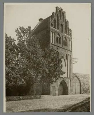Templin. Uckermark. Ansicht des, um 1300 im Stil der Backsteingotik errichteten Prenzlauer Tores