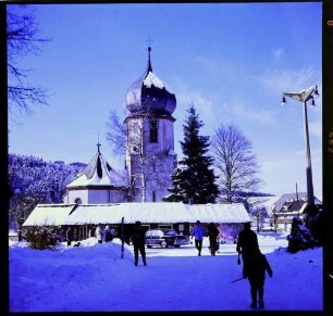 Hinterzarten: Kirche im Schnee