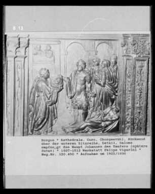 Relief: Salome empfängt das Haupt Johannes des Täufers