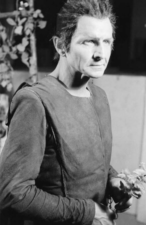 Szenenbilder aus der Tragödie "Faust. Der Tragödie erster Teil" von Johann Wolfgang von Goethe am Deutschen Theater Berlin : Soloaufnahme von Wolfgang Langhoff als Mephisto