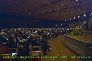Abendprogramm der Jahrestagung der Hermann von Helmholtz-Gemeinschaft Deutscher Forschungszentren (HGF) in der Karlsruher Stadthalle