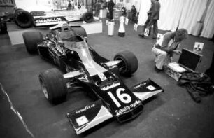 Basel (Schweiz): Rennwagen "16"
