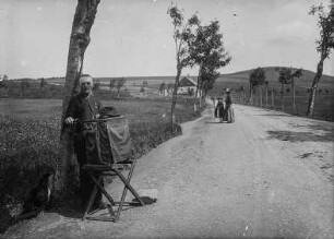 Gottesgab : Der Leierkastenmann an der Straße Oberwiesenthal - Gottesgab