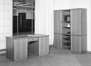 Anbauschrank mit Schreibtisch