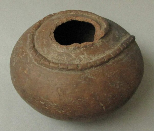 Vase en terre cuite (fragment)