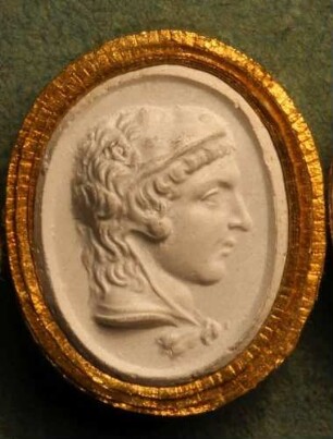 Profilkopf der Omphale, mit der Löwenhaut bekleidet (Daktyliothek, Erstes Mythologisches Tausend)