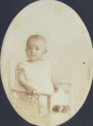 Fotoalbum mit Kindheitsfotos von Wolf Middendorff