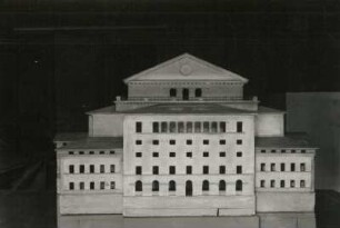 Modell des Theaters am Schlossplatz