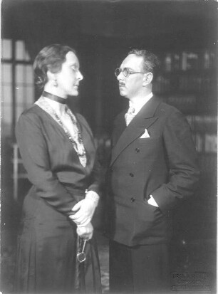 Vor Sonnenuntergang. Schauspiel in vier Akten von Gerhart Hauptmann. Staatsschauspiel Dresden, Dresdner Erstaufführung 26.02.1932 : Alice Verden als Paula Clothilde Clausen und Adolf Ziegler als Wolfgang Clausen