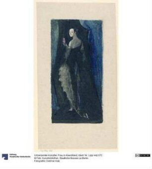 Frau in Abendkleid