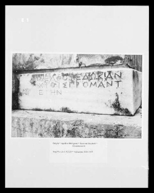 Stein mit Inschrift