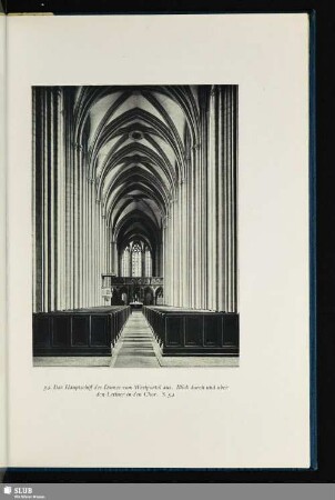 Das Hauptschiff des Doms vom Westportal aus