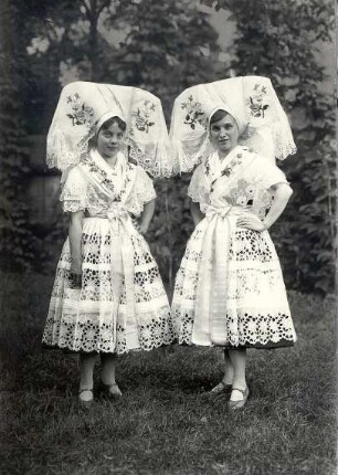 Tanztracht aus Burg : Kleidung - niedersorbische Tracht. Ort: Bórkowy / Burg-Spreewald. Festliche Tanztracht