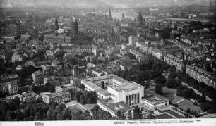 Dresden-Altstadt. Stadtzentrum mit Deutsche Hygiene-Museum. Luftbild-Schrägaufnahme von Südost