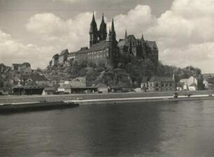 Meißen, Blick über die Elbe auf Stadt und Burgberg mit Dom und Albrechtsburg