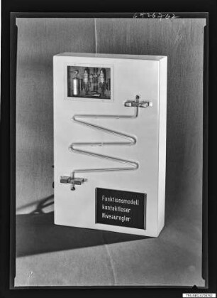 Funktionsmodell Niveauregler, ohne Gehäuse, Rückseite, Foto 1967