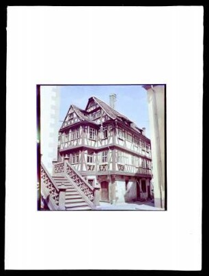 Haus zu den vier Gekrönten