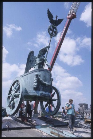 Wiederaufbau der Quadriga auf dem Brandenburger Tor