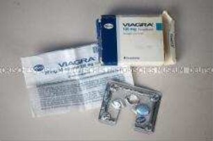 Potenzpillen "Viagra", Packung (geöffnet, sehr deutliche Gebrauchsspuren) mit Blister (eine Tablette Restinhalt) und Beipackzettel