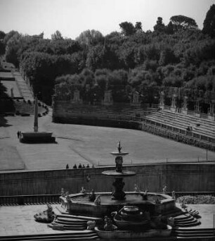 Florenz. Palazzo Pitti (nach 1455). Blick aus dem Hof der Gartenseite in den Park