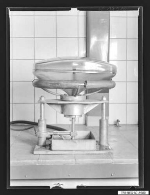 Konusspülmaschine, Teilansicht, Foto 1960