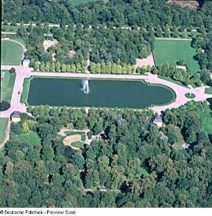 Dresden-Altstadt. Großer Garten (1684, J. Karcher). Mittlerer Teil mit Palaisteich und Parktheater