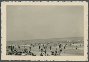 Badende am Strand
