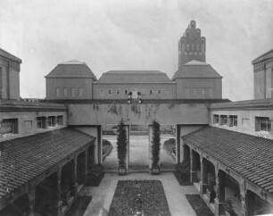 Ausstellungsgebäude für angewandte Kunst — Innenhof