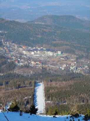 Hotelbauten am Riesengebirge : In der Nähe von Skipisten entstehen große Hotels im Kurort am Riesengebirge. Aufgenommen am 07. Februar 2011 in Karpacz