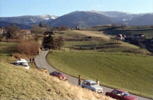 Horben: Hang mit Straße von Au und Schauinsland