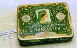 Blechdose für 20 Stück? Zigaretten "THE CLEOPATRA CIGARETTE COMPANY G. NUNGOVICH" (Abbildung: Cleopatra im Profil)