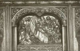 Döbeln, Nicolaikirche, Innenraum, Altar : Altar, Predella mit Tod Mariens, nach 1500