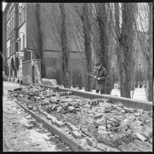 Eingerissene Backsteinwand in der Krummen Straße