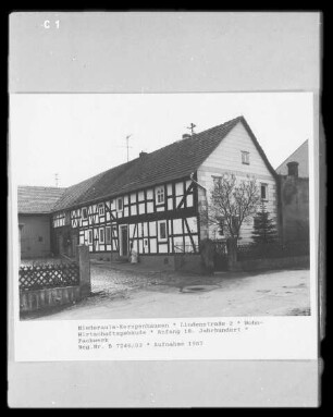 Wohn- und Wirtschaftsgebäude