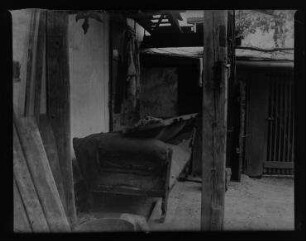 Ohne Titel (Gerümpel im Schuppen hinter dem Haus)