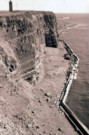 Helgoland: Klippe mit Leuchtturm