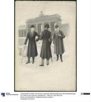 Drei Herren in eleganter Straßenkleidung vor dem Brandenburger Tor: Gehrock aus warmem Wollstoff und winterlicher Stadtchesterfield