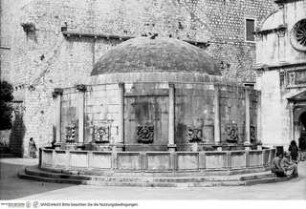 Großer Onophrius-Brunnen