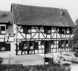 Liederbach, Alt Oberliederbach 11, Kirchweg 33