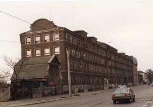 Dresden. Fabrikgebäude. Straßenansicht