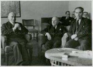 Der französische Aussenminister Schuman in Berlin