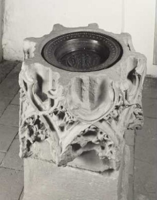 Stolzenhain, Dorfkirche, Taufstein und Taufbecken