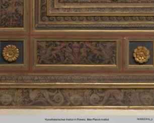 Kassettendecke mit Groteskenmalerei und Darstellungen zu Apollo